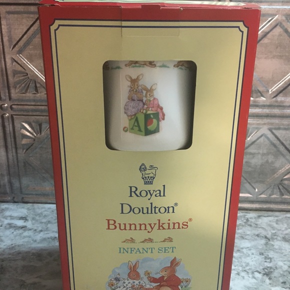 Royal Doulton 2pc Infant Set - Picture 2 of 4